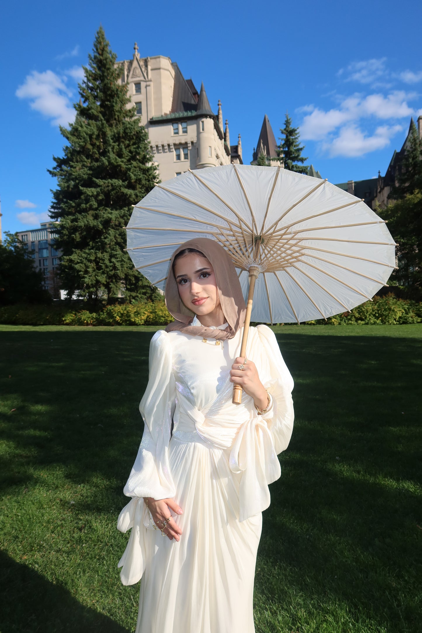 Zahraa - Buttery Soft Twist Detail Dress - Cream