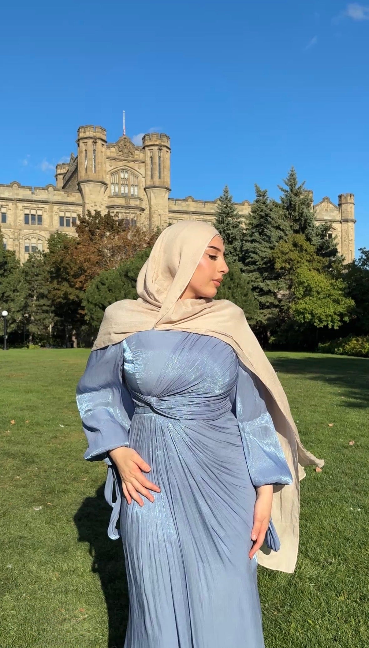 Zahraa - Buttery Soft Twist Detail Dress - Blue